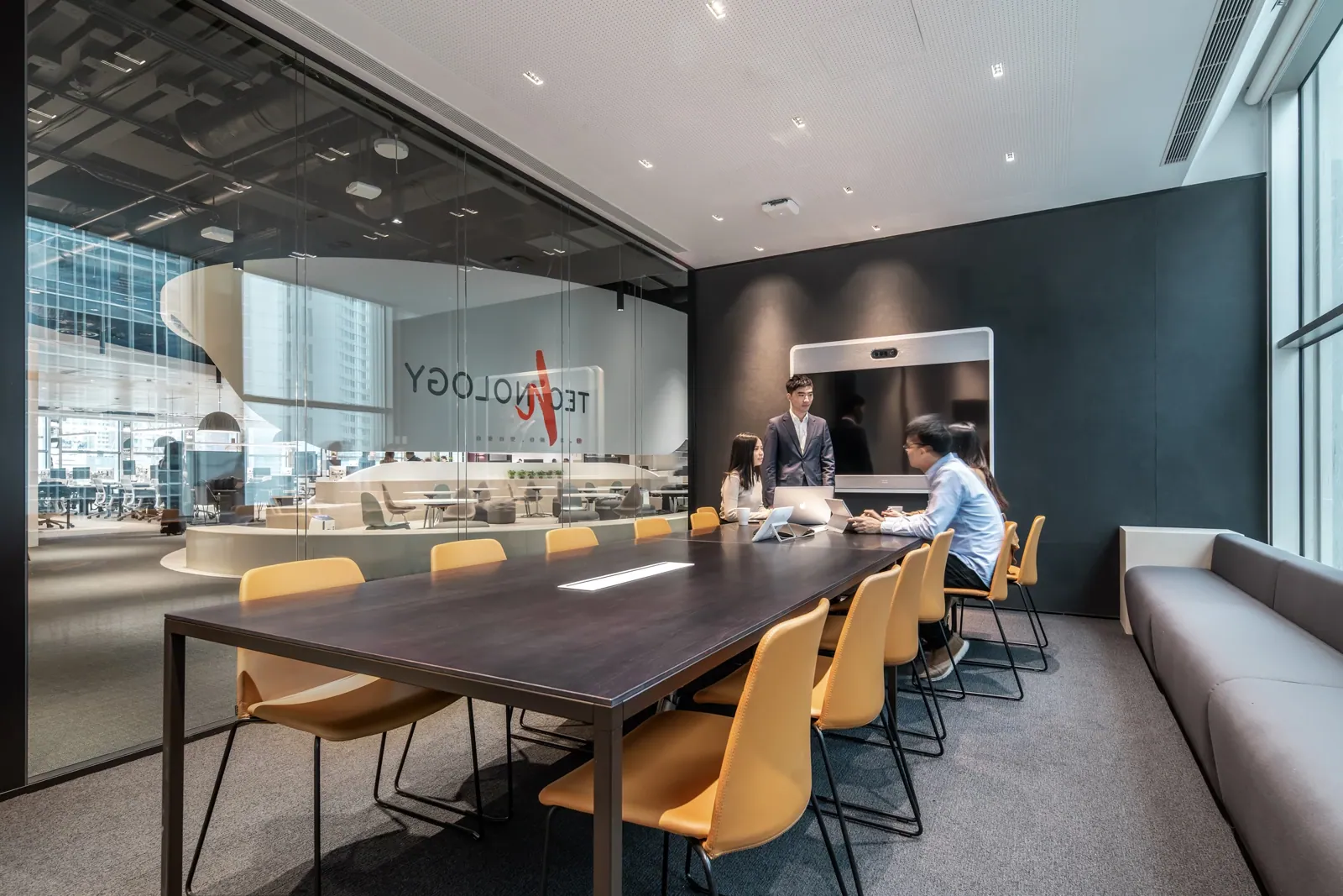 Hang Seng Workplace — Team meeting space